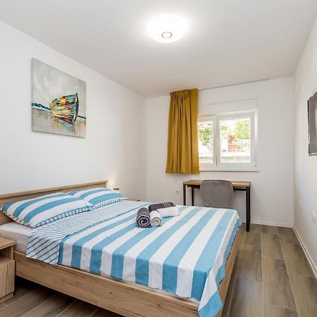 Holiday House Sunlight With Heated Pool مالينسكا المظهر الخارجي الصورة