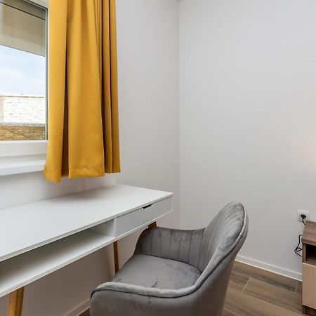 Holiday House Sunlight With Heated Pool مالينسكا المظهر الخارجي الصورة