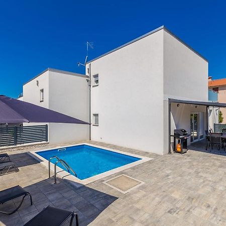 Holiday House Sunlight With Heated Pool مالينسكا المظهر الخارجي الصورة