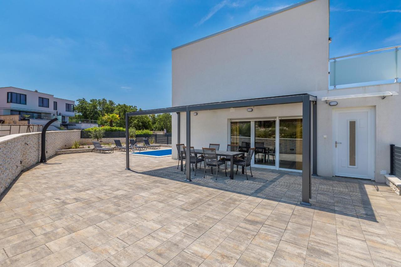 Holiday House Sunlight With Heated Pool مالينسكا المظهر الخارجي الصورة