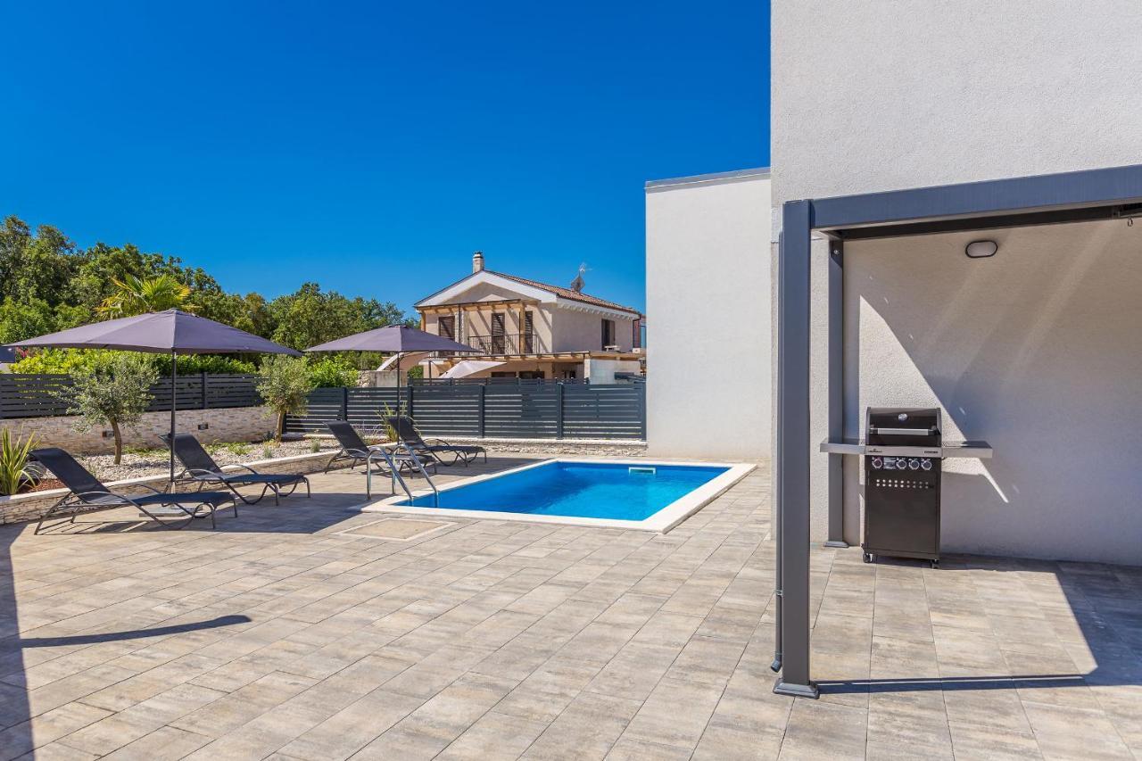Holiday House Sunlight With Heated Pool مالينسكا المظهر الخارجي الصورة