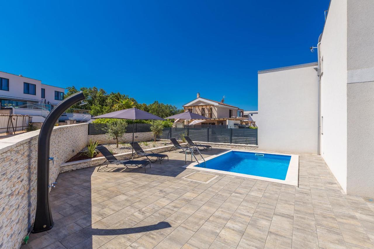 Holiday House Sunlight With Heated Pool مالينسكا المظهر الخارجي الصورة