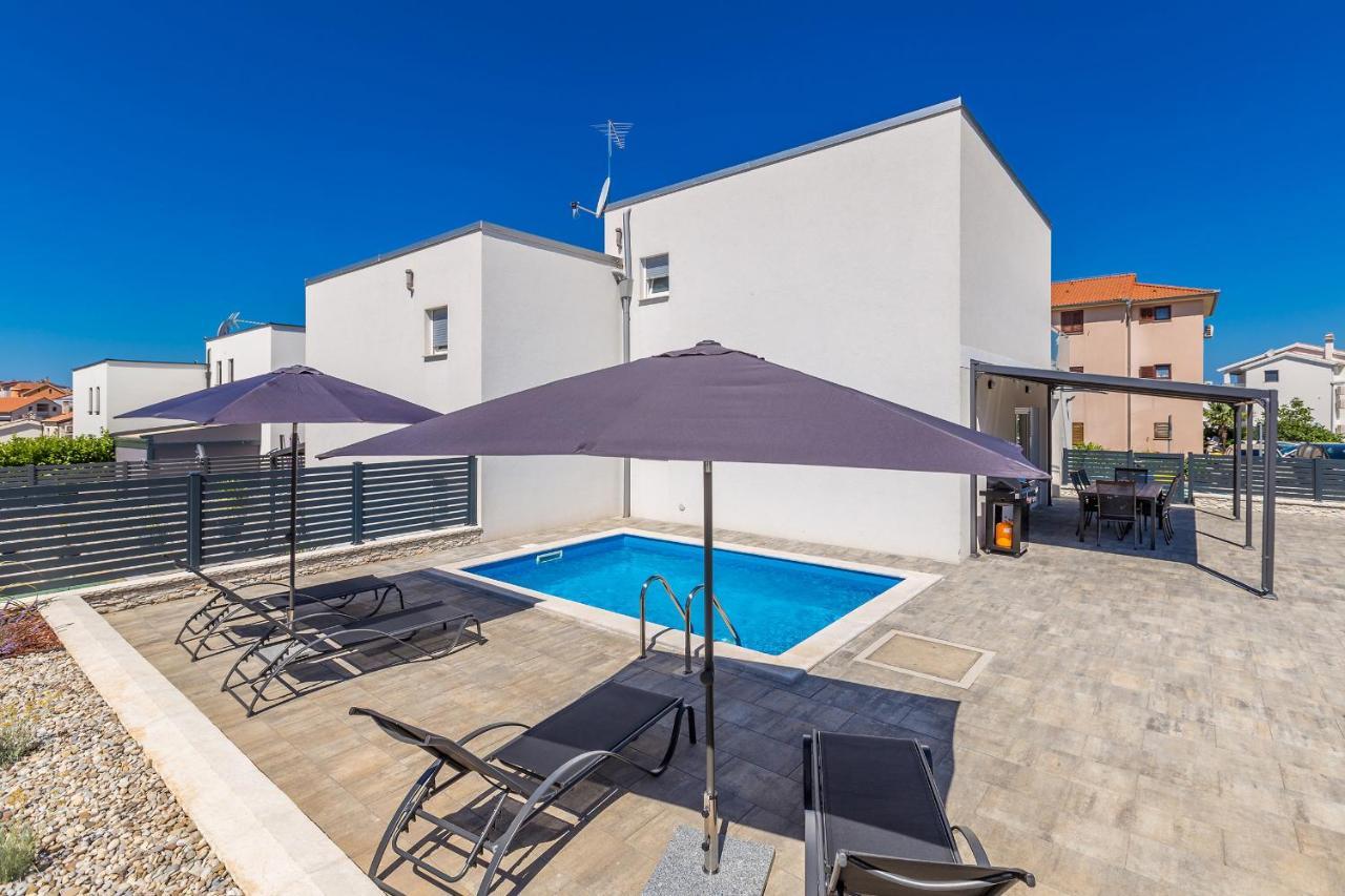 Holiday House Sunlight With Heated Pool مالينسكا المظهر الخارجي الصورة